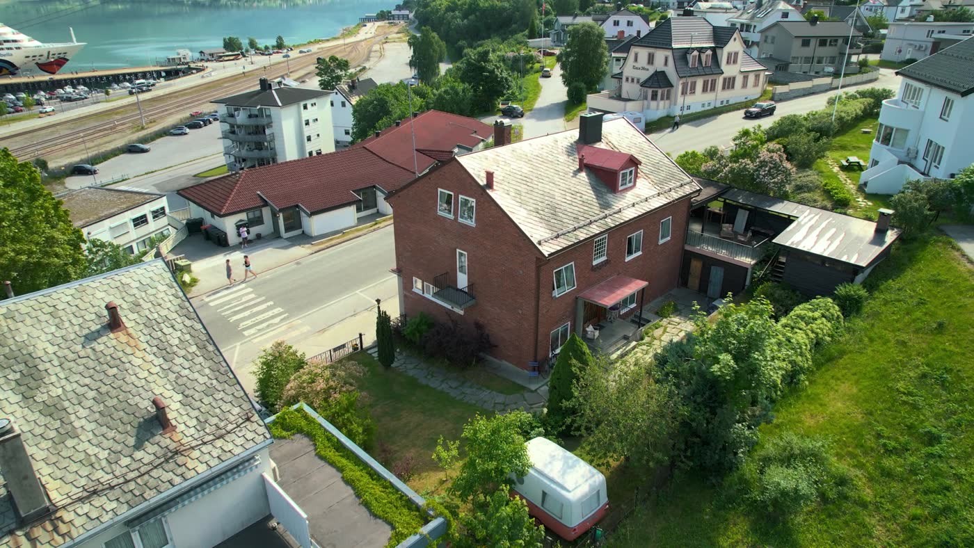 The house seen from above, among the roofs of Åndalsnes