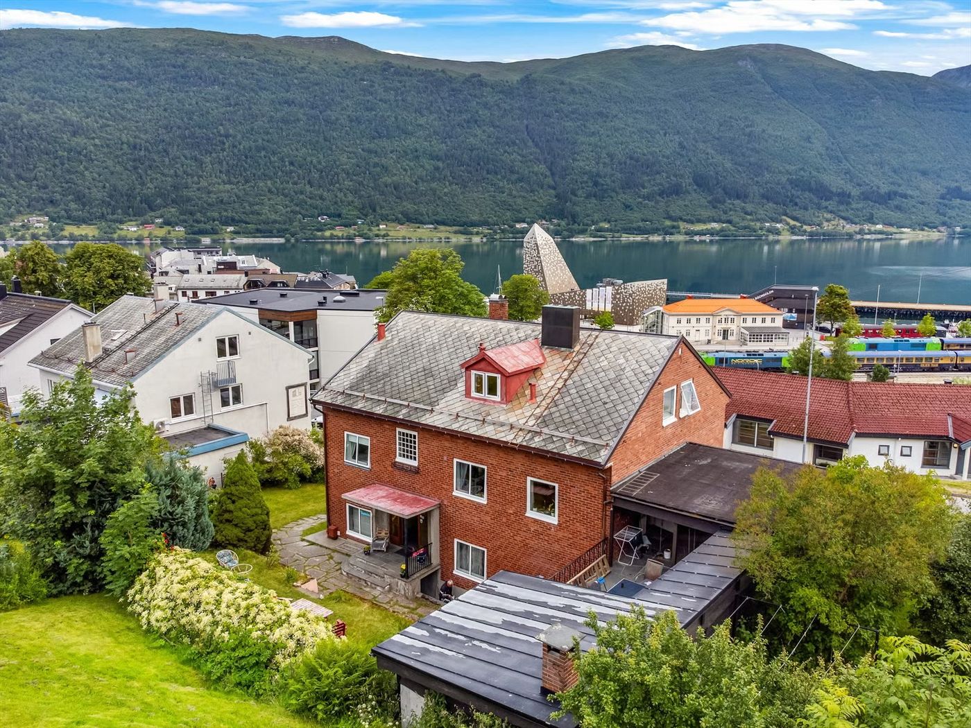 The house seen from above, among the roofs of Åndalsnes